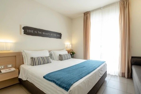 Le Rose Suite