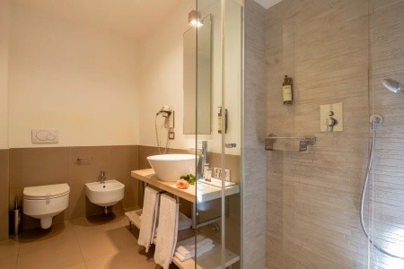 Le Rose Suite