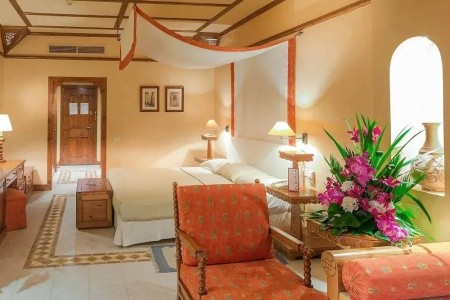 The Grand Hotel - 4
