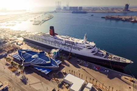 Queen Elizabeth 2 - 3