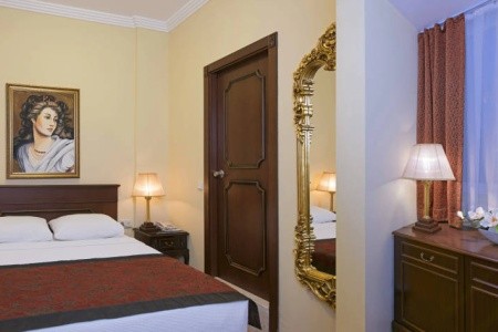 Antique Roman Palace - 4