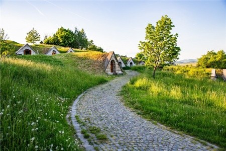 TOKAJ – KRAJ VÍNA A PŘÍBĚHŮ - 1