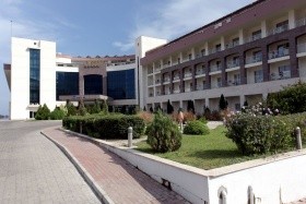 Maxim Resort