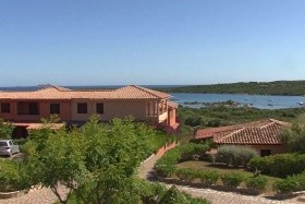 Baia De Bahas Apartments & Resort