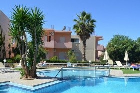 Alexandros studia a apartmány