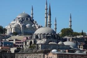 Isztambul és a Boszporusz a Nemzetközi Tulipán Fesztivál idején