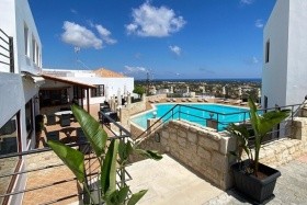 Amazones Village Suites