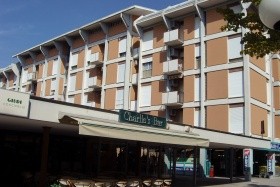 APRILIA apartmanház
