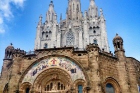 TAVASZKÖSZÖNTŐ BARCELONÁBAN - Kellemes hétvége a lüktető ezerarcú kozmopolita városban ***