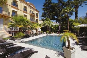 Golden Tulip de Paris