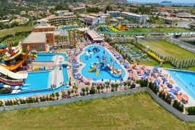 Caretta Beach Resort & Waterpark