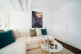 Petit Palace Suites