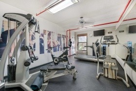 Best Western Plus Universal Inn