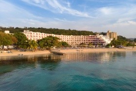 Royal Decameron Cornwall Beach