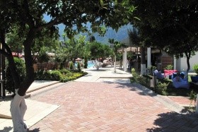 Omorfi Garden Resort