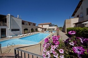 Residence Borgo Valmarina