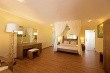 Dreamland Resort	(Baa Atol)