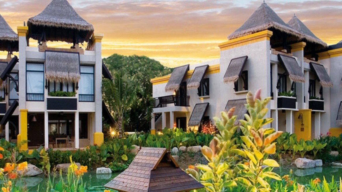 Paradox Resort Phuket (ex: Mövenpick Resort & Spa Karon Beach Phuket)