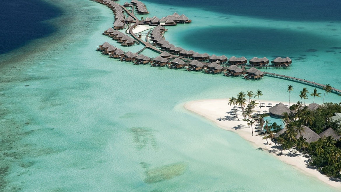 Constance Halaveli Resort