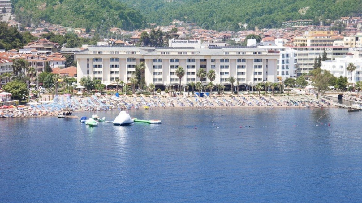 Munamar Beach & Residence