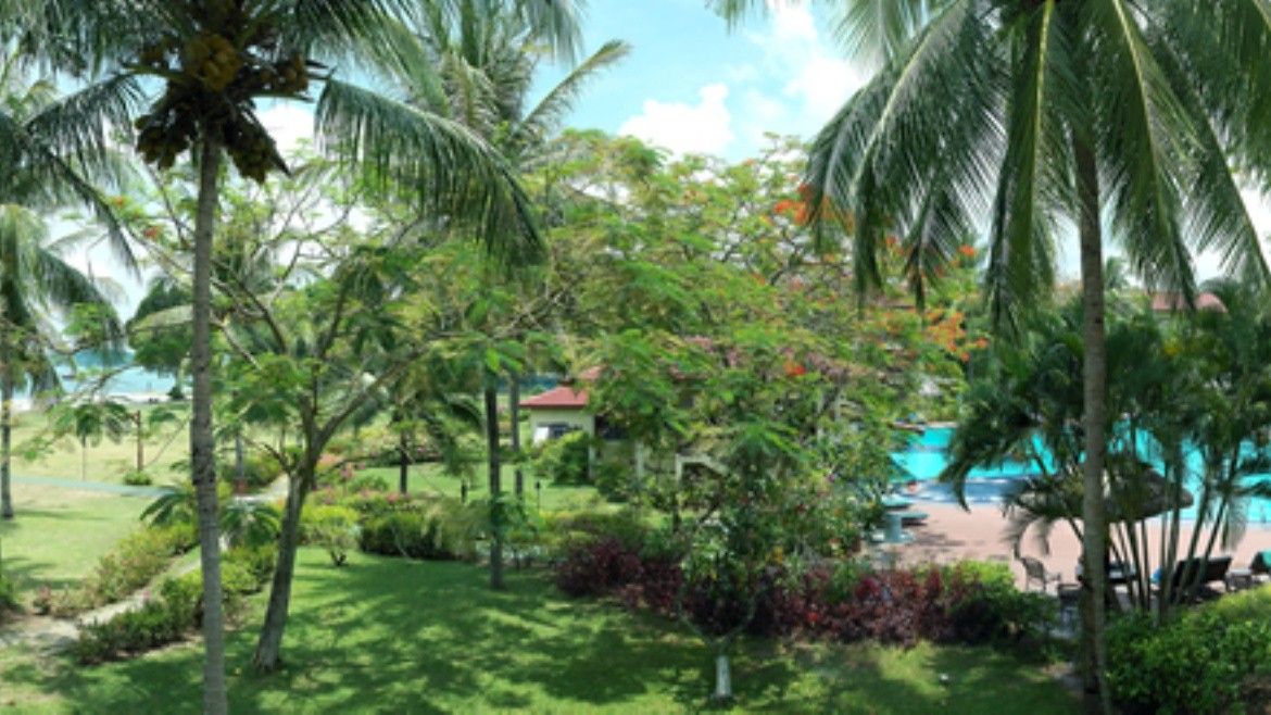 Holiday Villa Beach Resort