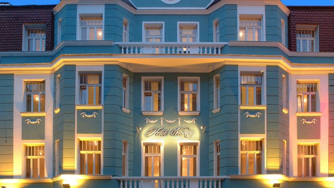 Nestroy