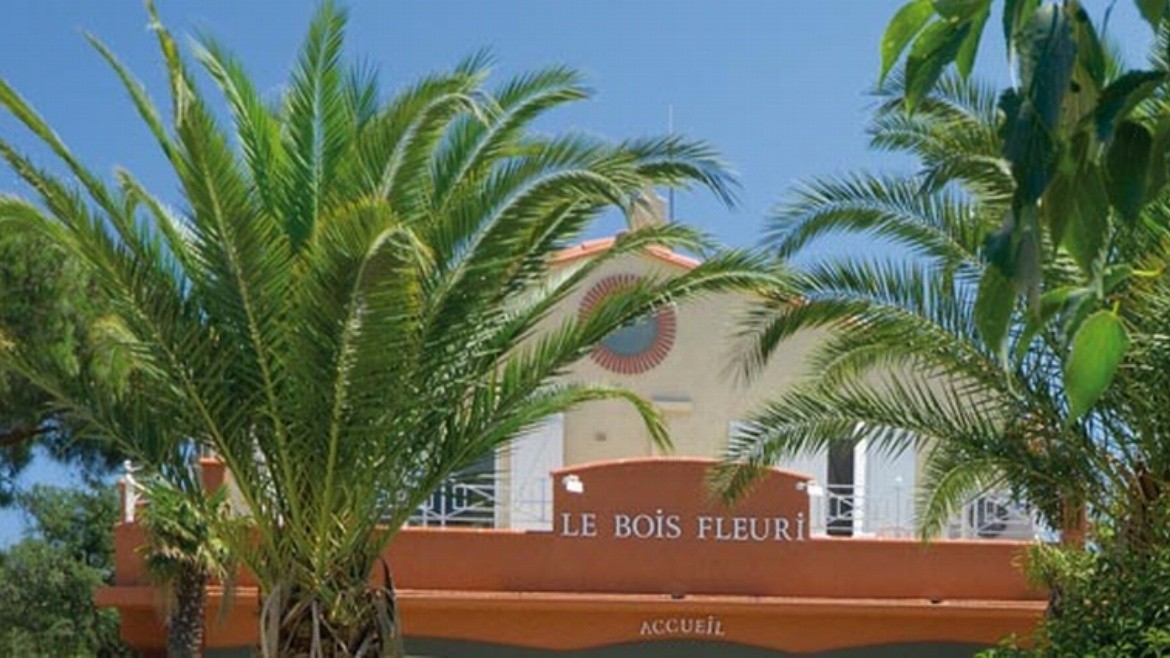 Le Bois Fleuri Holiday Village