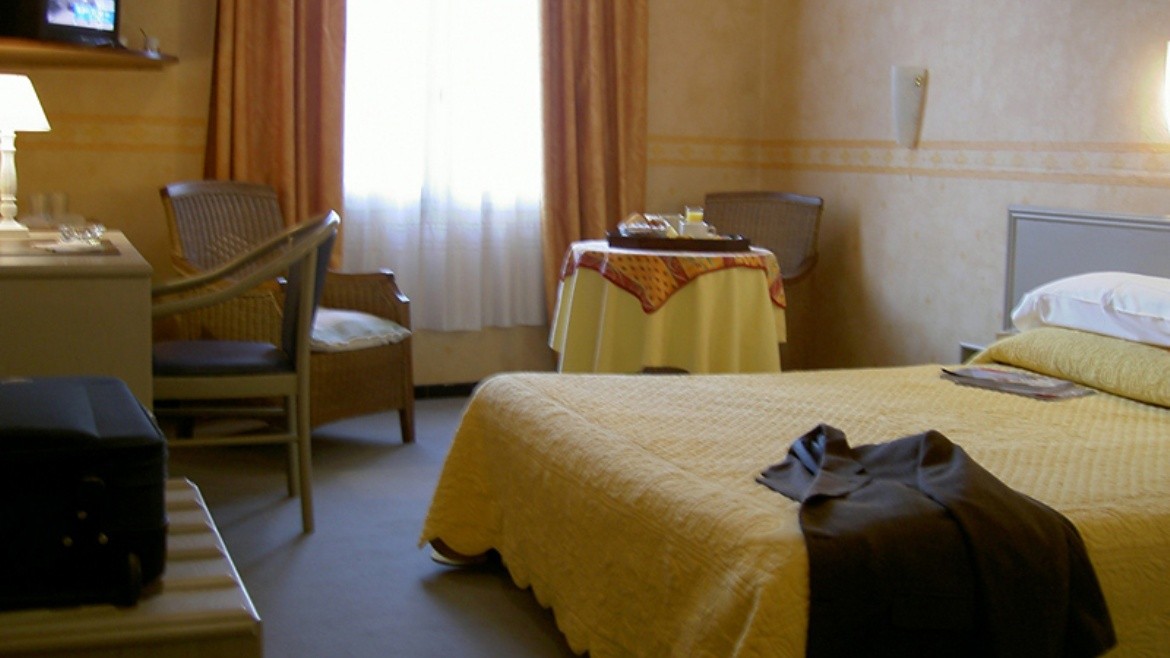 Le Louvre (Orange)