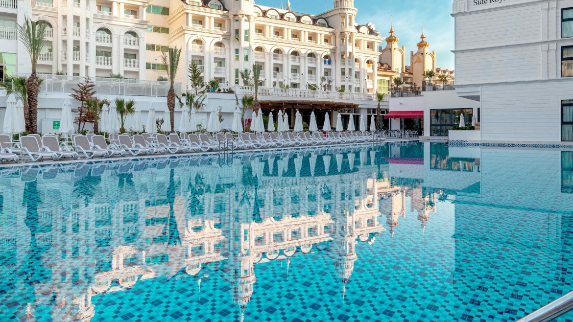 Side Royal Style Luxury & Spa