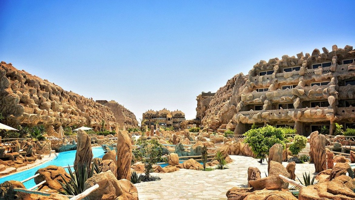 Caves Beach Resort Hurghada