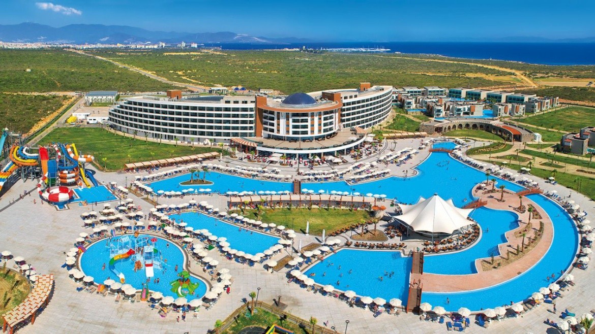 Aquasis De Luxe Resort & Spa