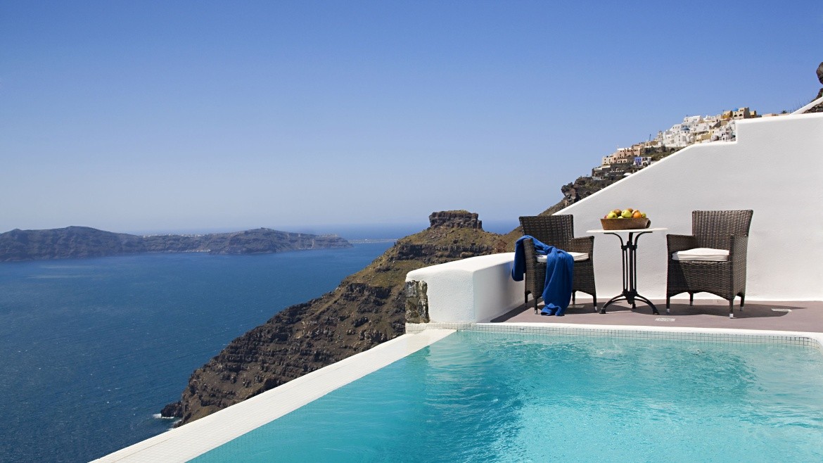 Dreams Luxury Suites