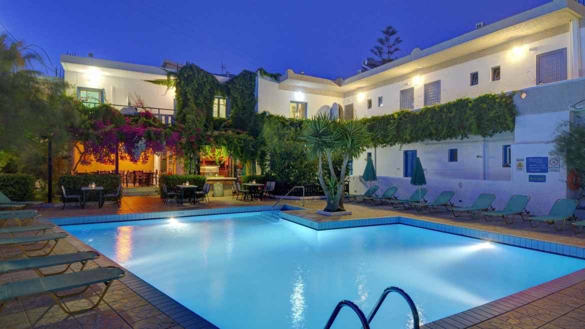 Costas Chrysoula (studia)