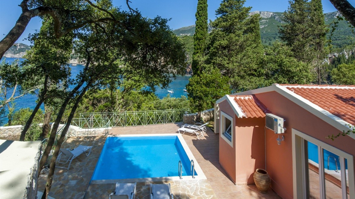 Blue Princess Beach (ex. Elly Beach)