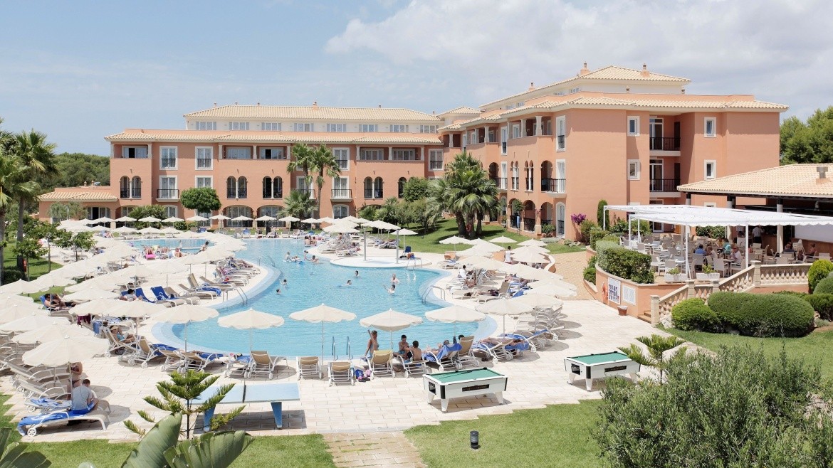 Grupotel Macarella Suites & SPA