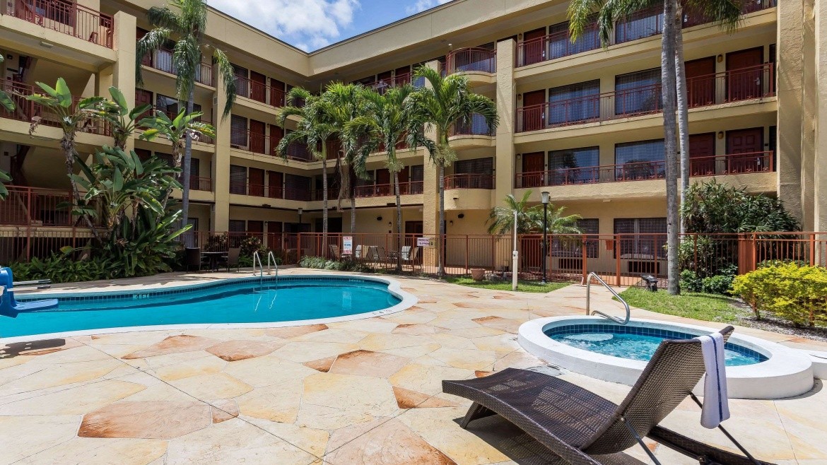 Quality Suites Deerfield Beach