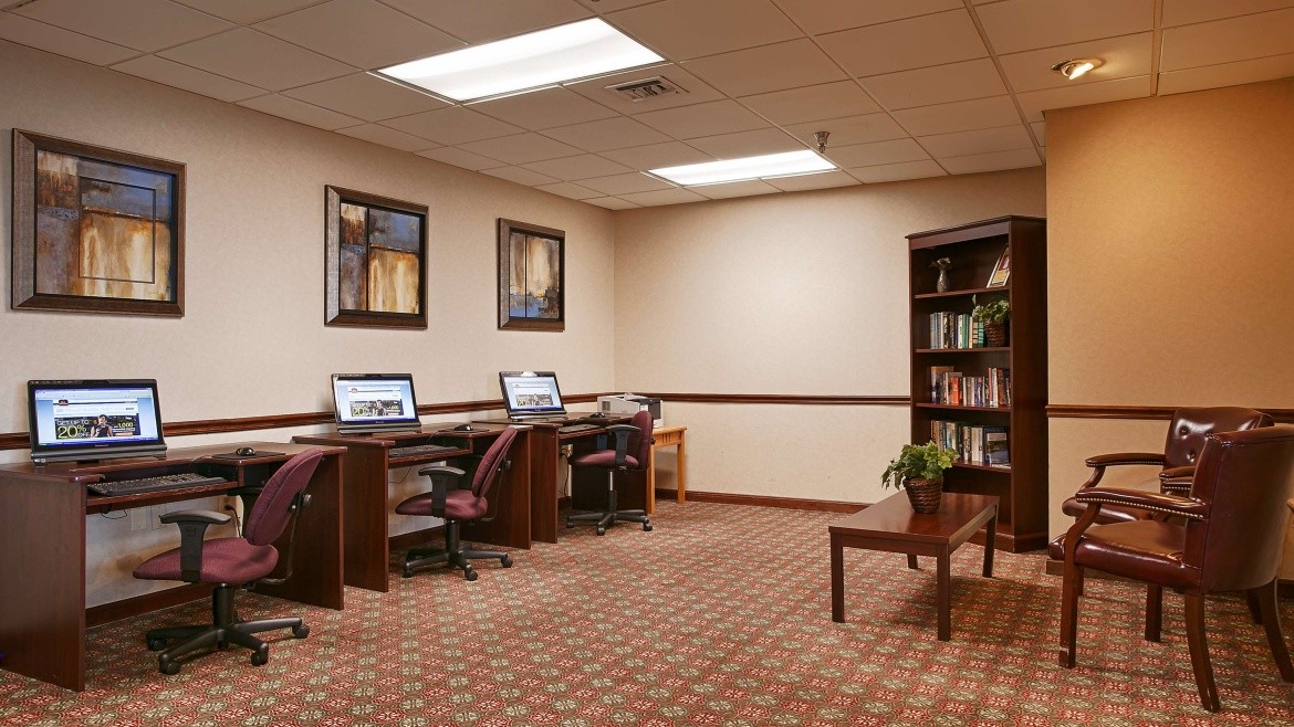 Best Western Plus & Conference Center