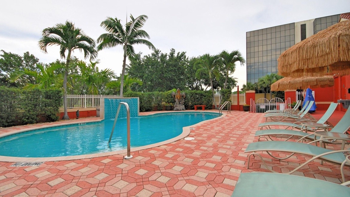 Best Western Plus Palm Beach Gardens & Suites and Conference Ct