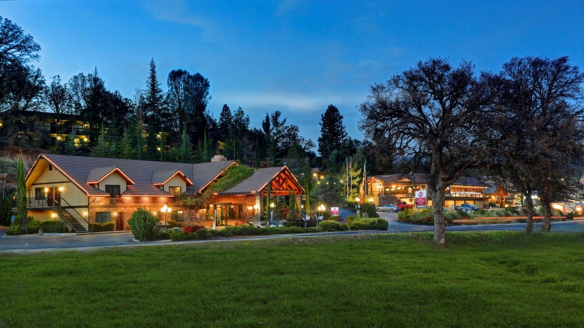 Best Western Plus Yosemite Gateway Inn (Oakhurst)