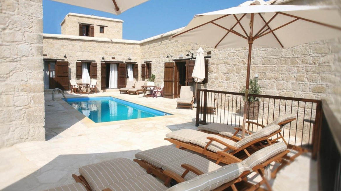 Leonidas Village Houses (Goudhi)