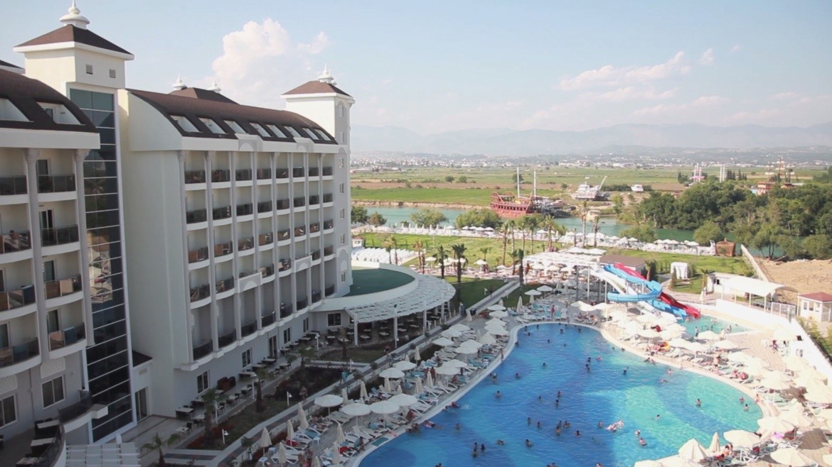 Lake & River Side Hotel & Spa