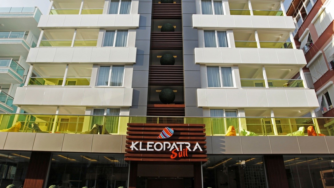 Kleopatra Suit