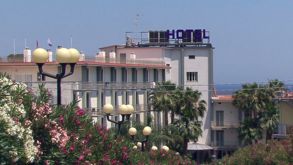 Wave (ex Art Capomulini)