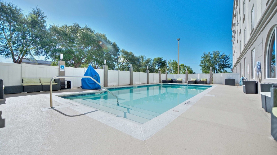 Best Western Airport Inn & Suites