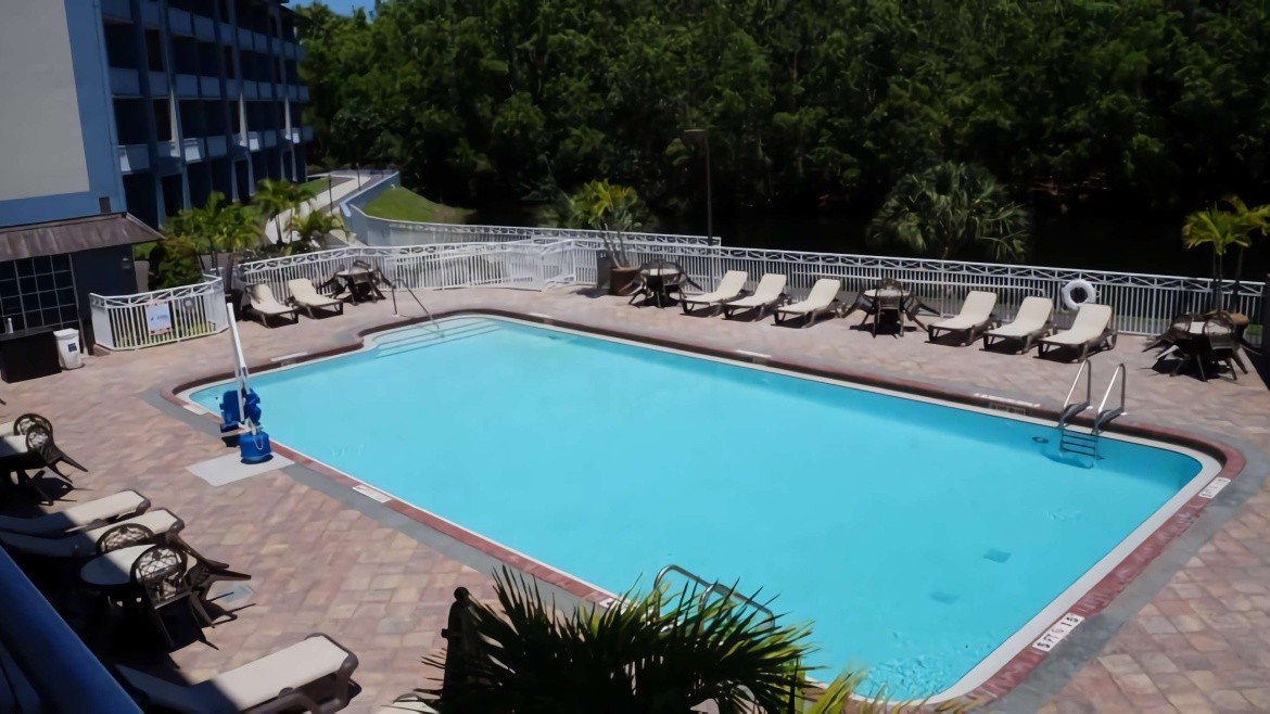 Best Western Naples Plaza