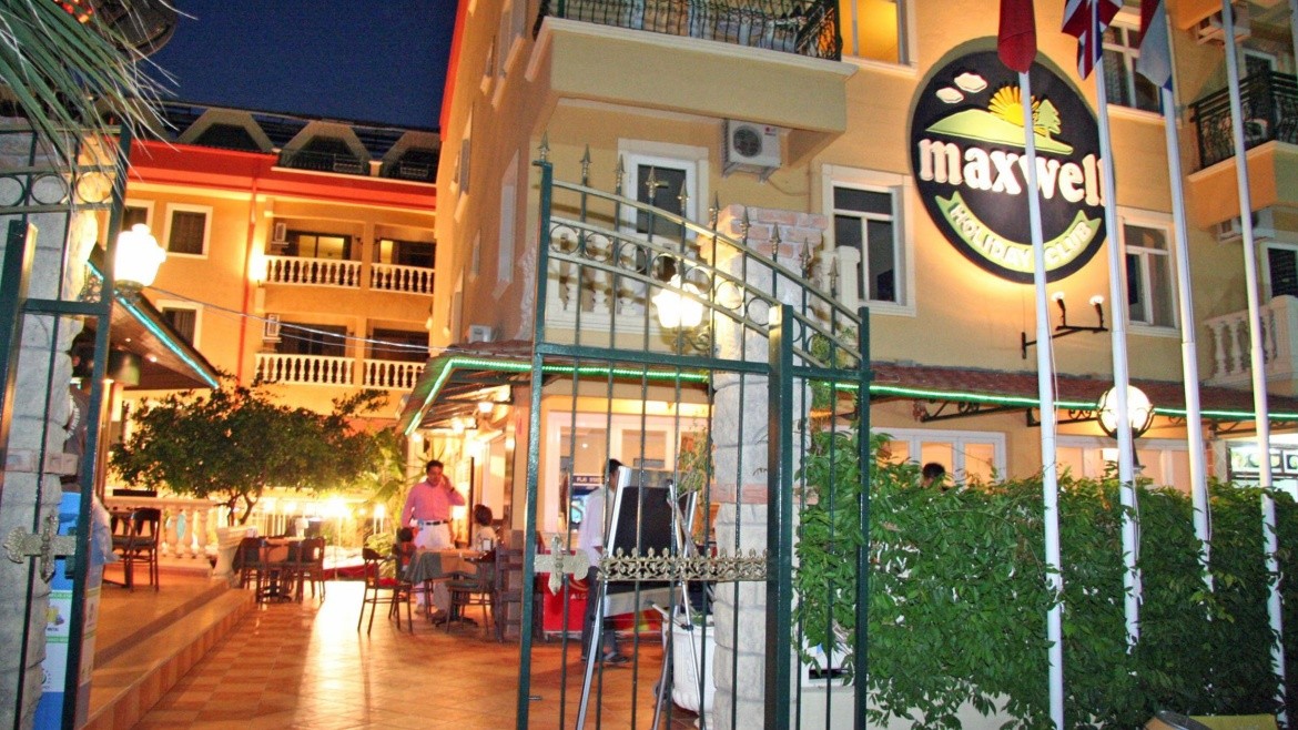 Maxwell Holiday Club