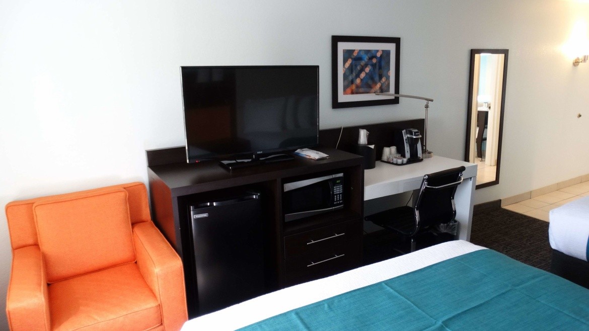 Best Western Plus Lake Buena South