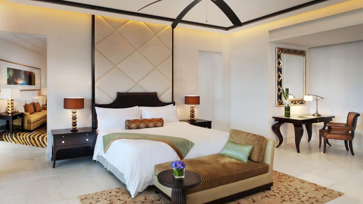 The St. Regis Yalong Bay Resort (Sanya)