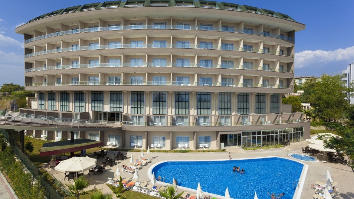 Justiniano Moonlight