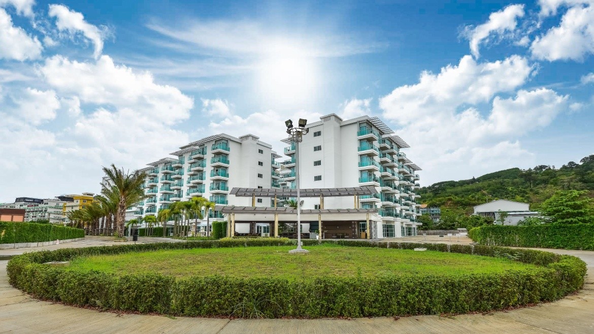 Fishermen's Harbour Urban Resort